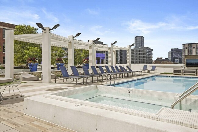 Foto del edificio - 755 W Adams St