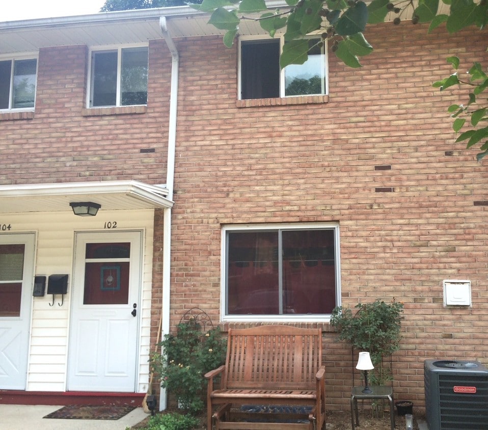 102 Woodhill Dr, Rochester, NY 14616 Condo for Rent in Rochester, NY