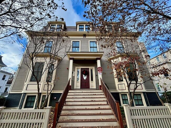 Building Photo - 39 Inman St