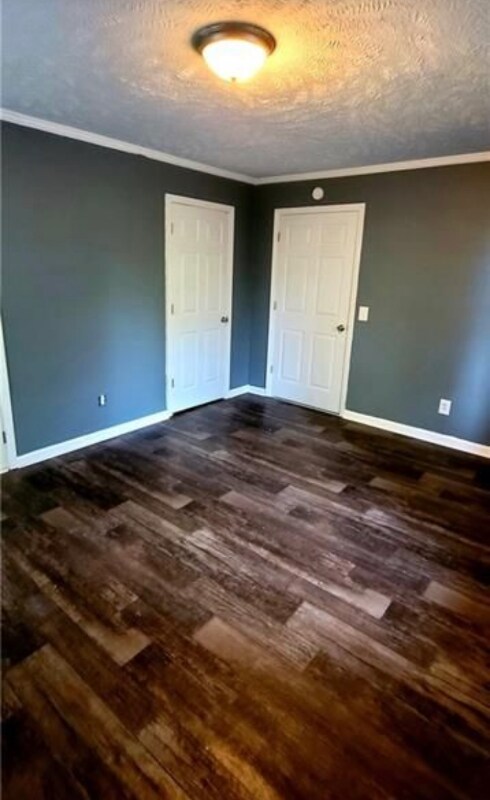 Foto del edificio - 434 Grimsley Rd