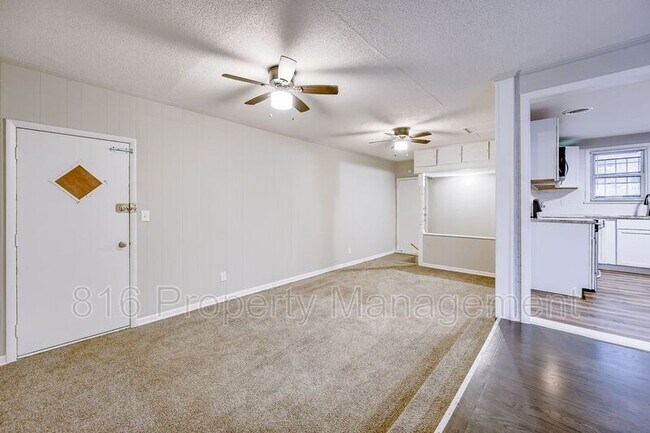 Building Photo - 3828 E 72nd Terrace