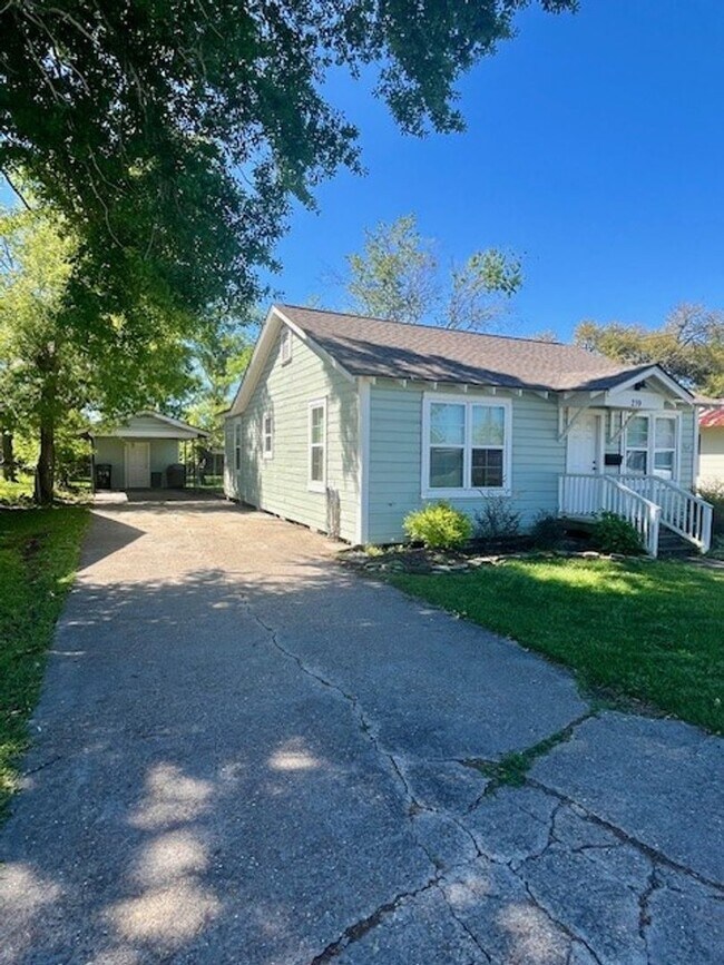 Foto del edificio - Home For Lease