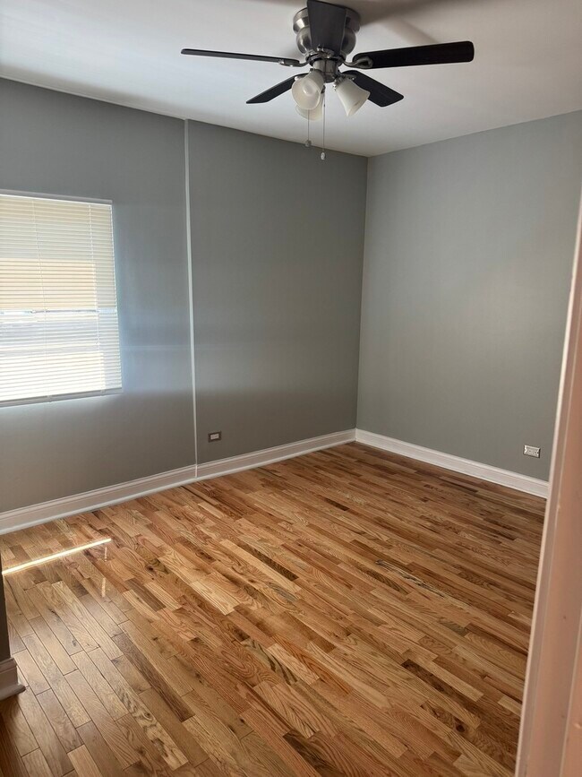 Foto del edificio - 5536 S Perry Ave
