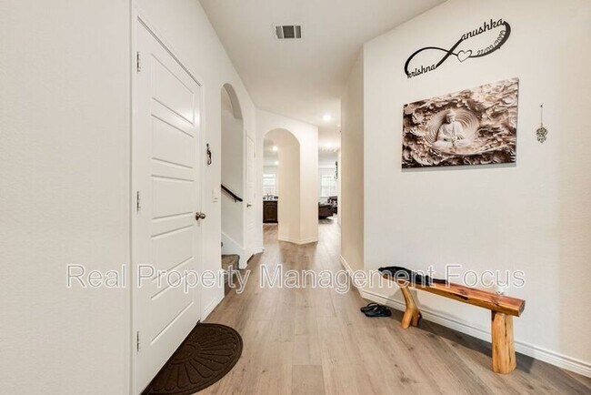 Building Photo - 7205 Bledington Ln