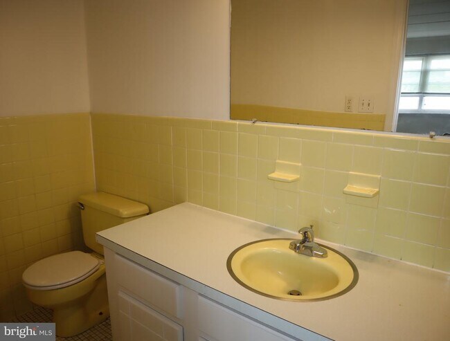 Foto del edificio - 319 Camden Ave