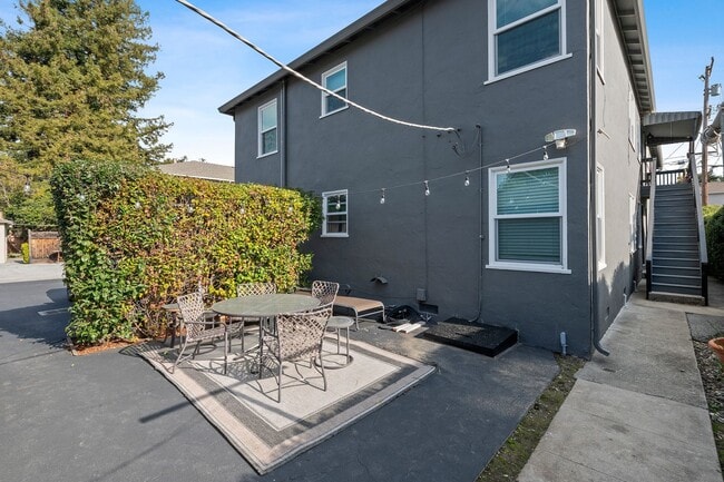 Foto del edificio - 934 Oak Ln