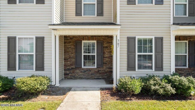 Foto del edificio - 307 Glen Cannon Drive