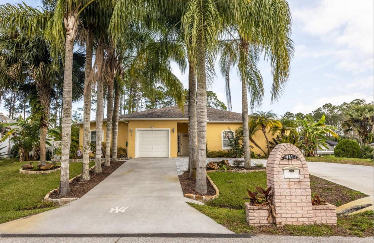 Primary Photo - Spacious & updated 4-BR 2-bath duplex!