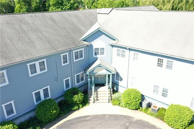 Foto del edificio - 320 Phillips St