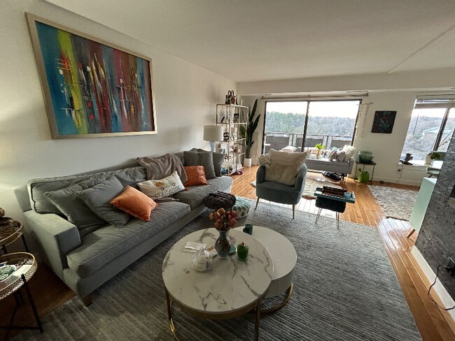 Building Photo - 2500 S Manchester St