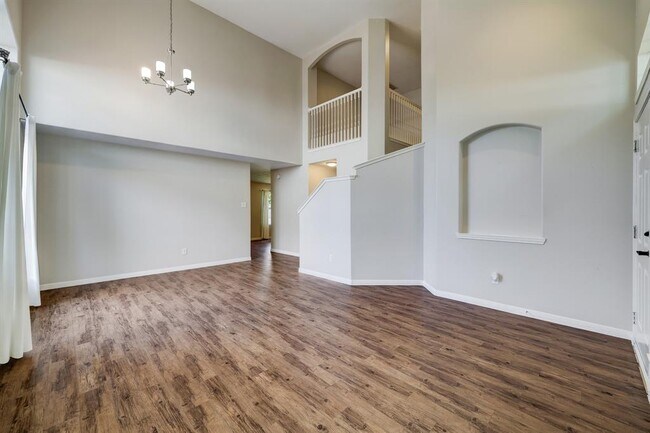 Building Photo - 6834 Silver Shores Ln