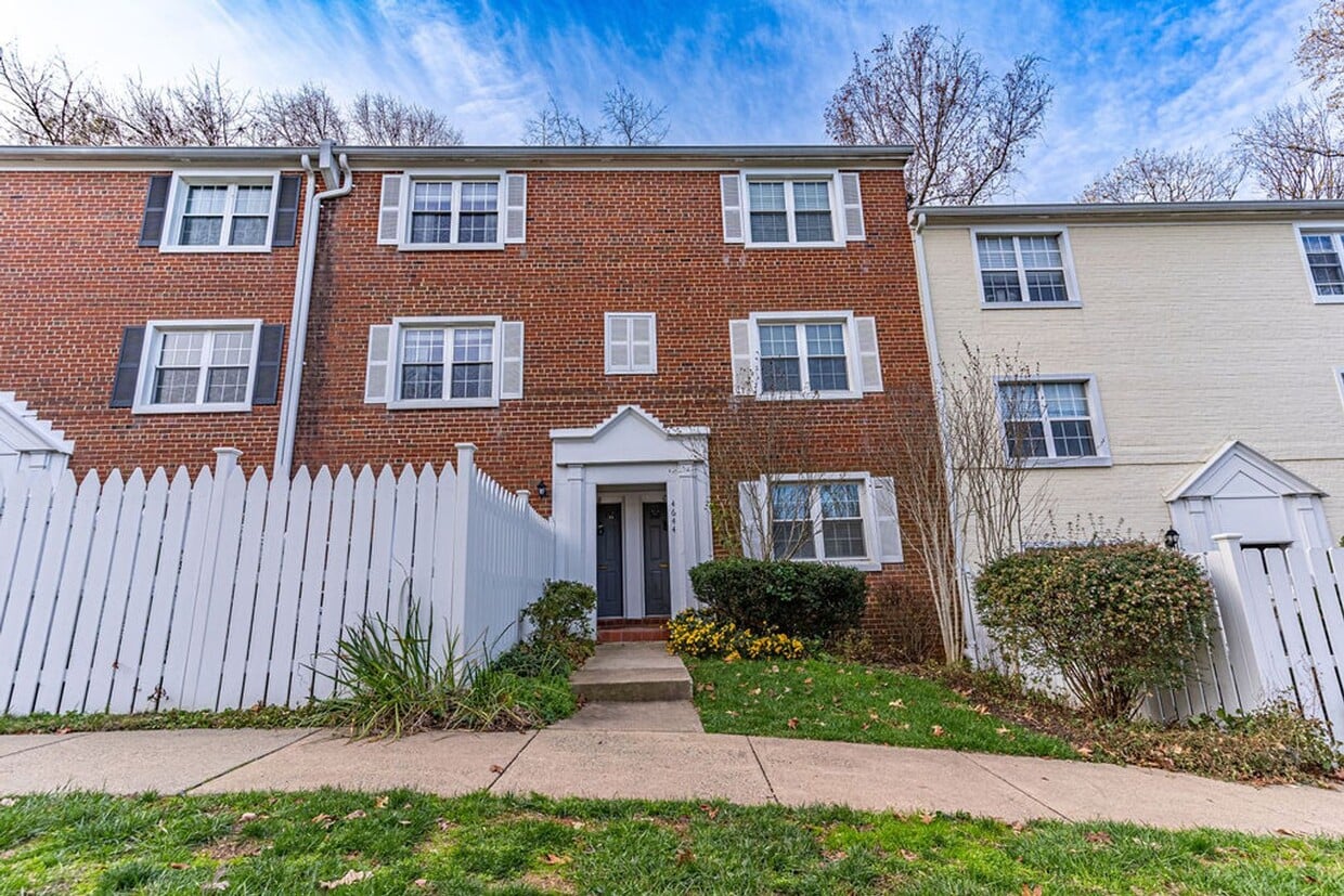 2 Level Condo Near Shirlington - 2 Level Condo Near Shirlington