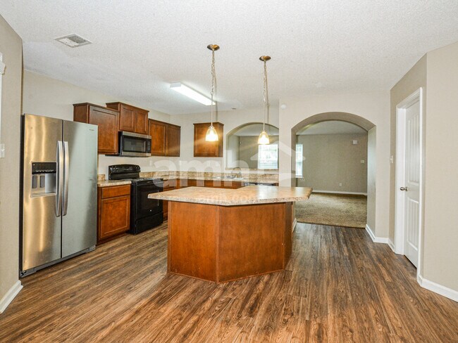 Foto del edificio - 4500 Hughes Meadow Dr