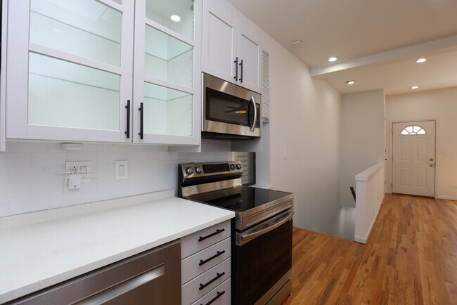 Building Photo - 1509 W Fry St