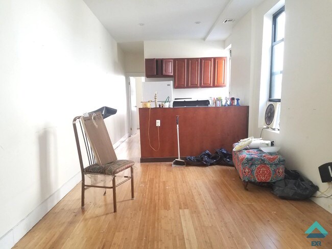 Foto del edificio - 533 Knickerbocker Ave