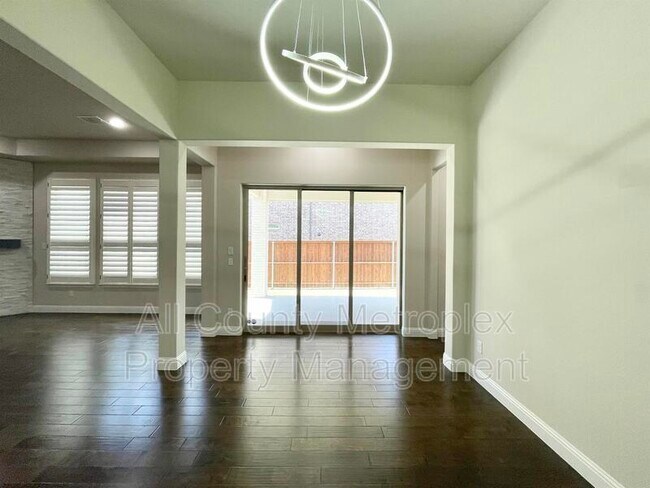 Foto del edificio - 1766 Tumblegrass Rd