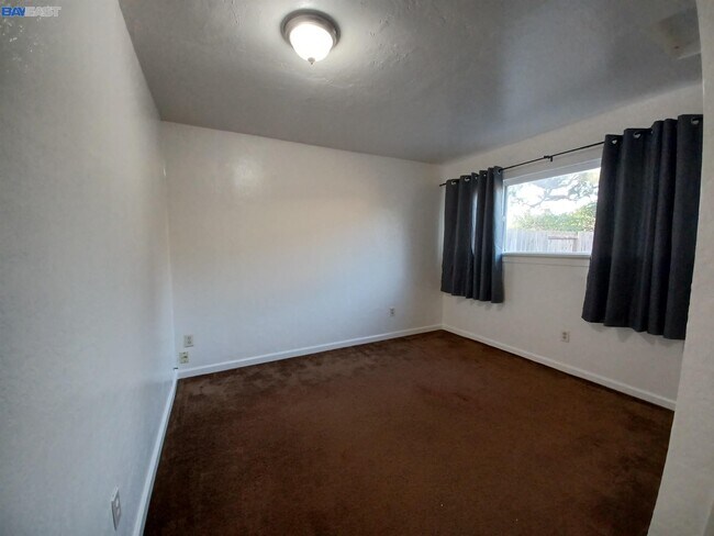 Building Photo - 37861 Birch St