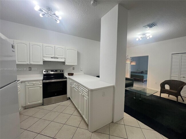 Building Photo - 2734 Bird Ave