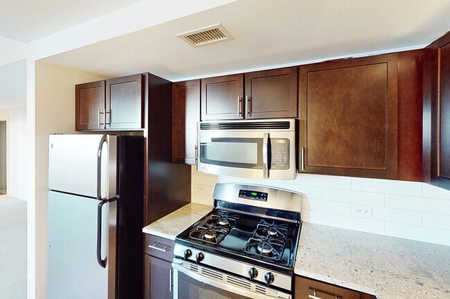 Interior Photo - Shoreland