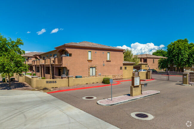 Building Photo - Portales Town Homes
