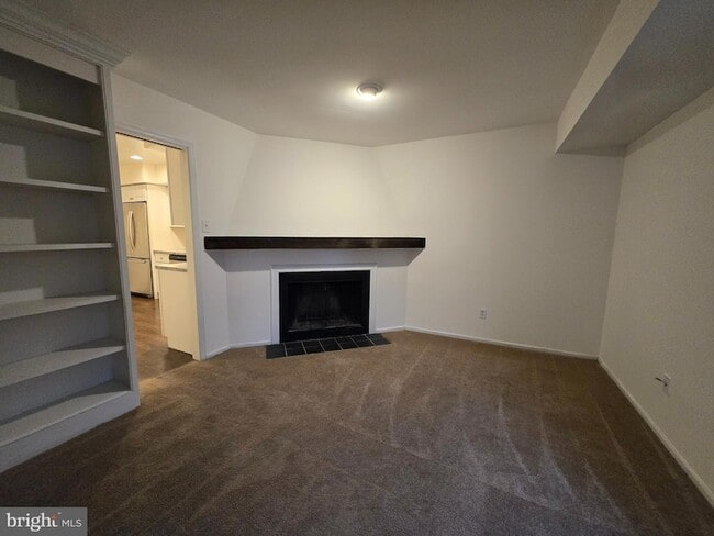 Foto del edificio - 1005 Worthington Dr