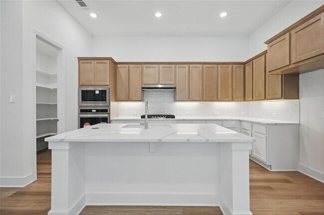 Building Photo - 5060 Westhaven Cir