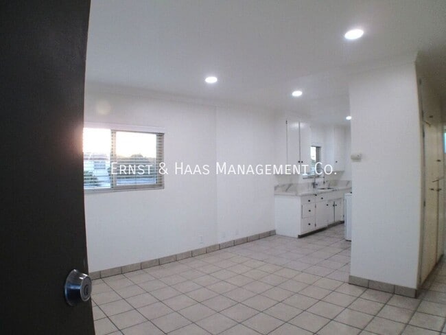 Building Photo - 6524 Orange Ave