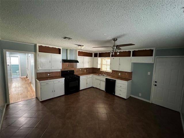 Building Photo - 5000 Jerri Ln