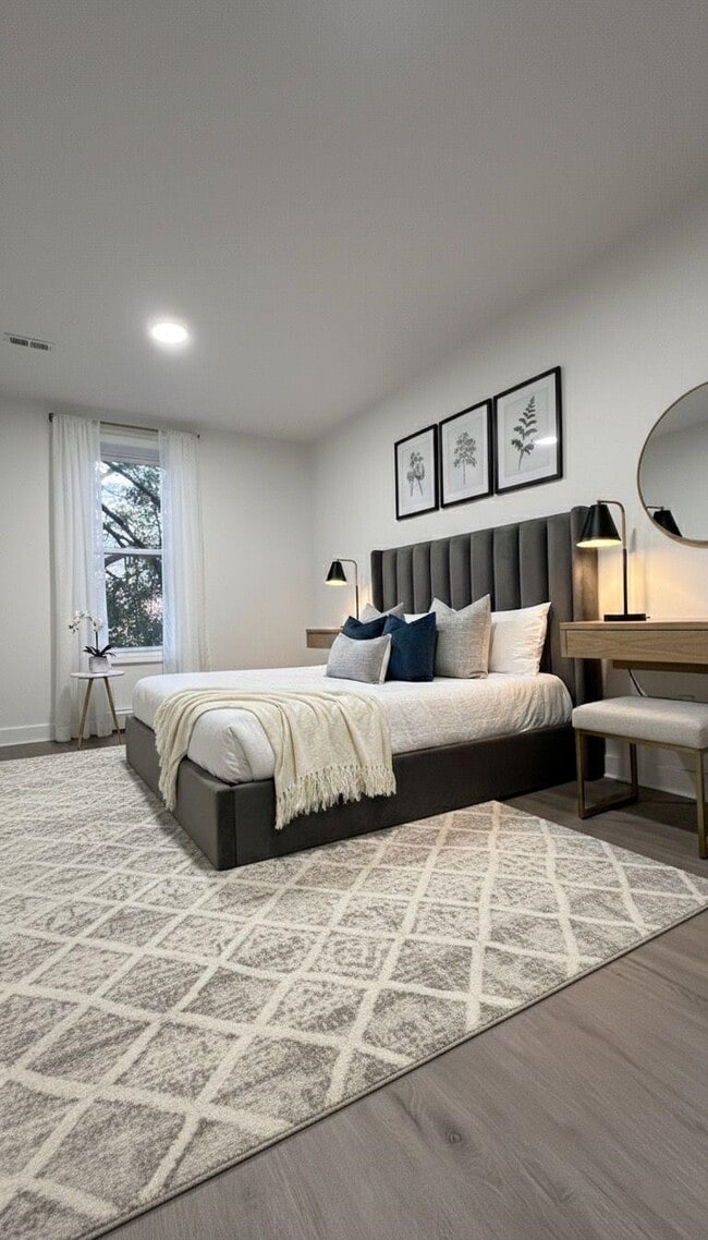 Building Photo - 213 Woodward St