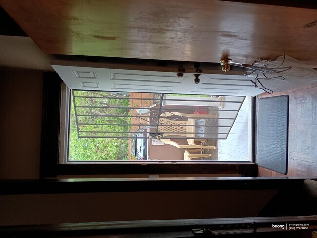Foto del edificio - 1516 E 118th St