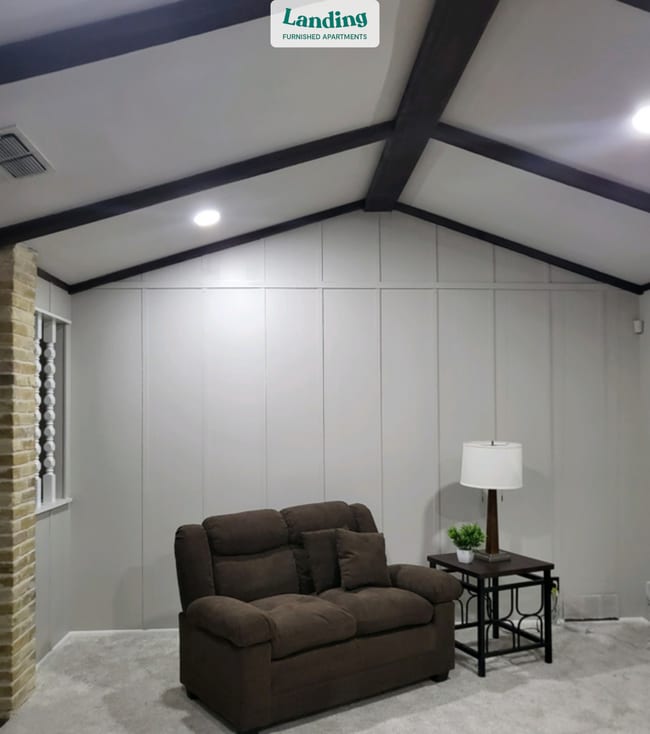 Building Photo - 611 Balboa Dr