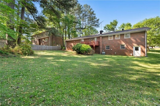 Building Photo - 4531 S Roberts Dr