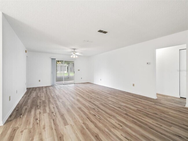 Foto del edificio - 10371 SE 176th St