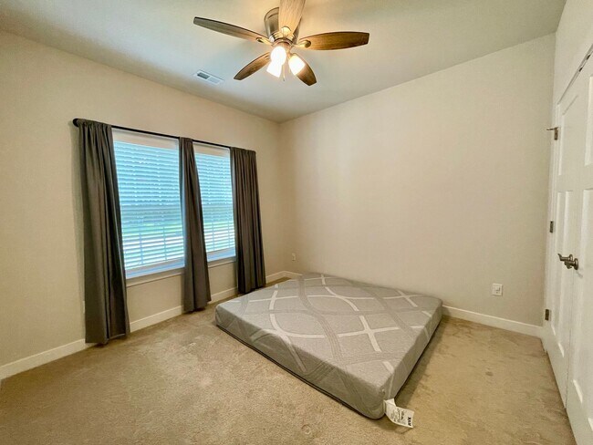 Foto del edificio - 1223 Richwood Ave