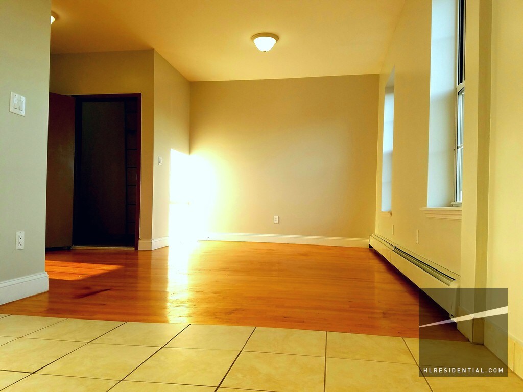 Foto principal - 4104 20th Ave
