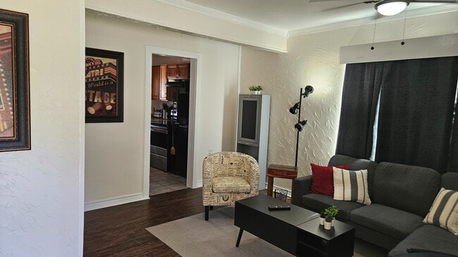 Building Photo - Room in Single Family Home on Hayes Ct