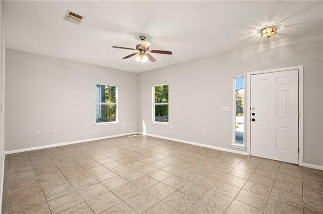 Building Photo - 2317 E 11th St