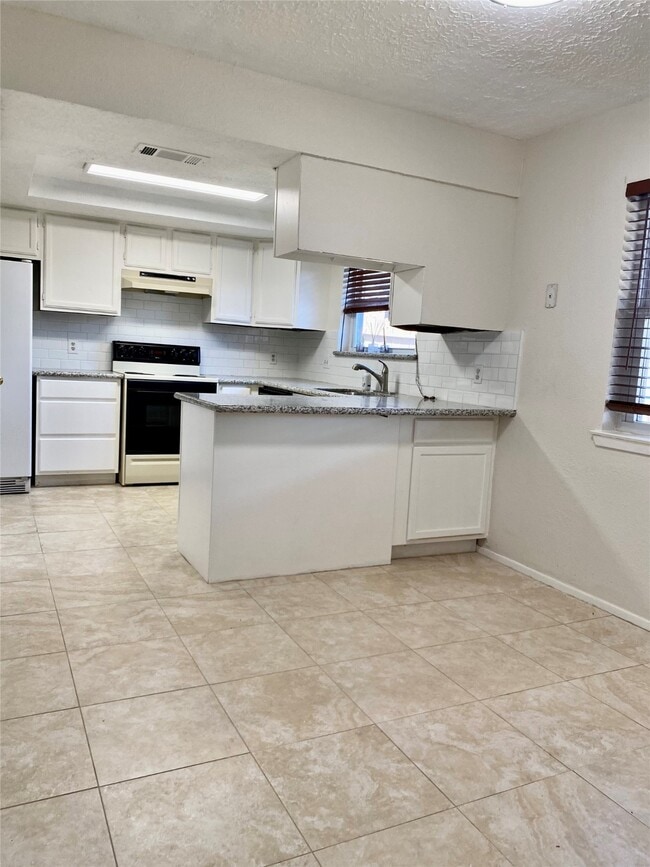 Foto del edificio - 10431 Town Square Rd