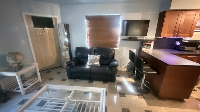 Foto del edificio - 1701 Hayes St