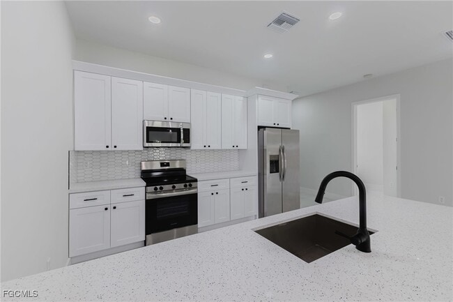 Building Photo - 2253 10th Terrace