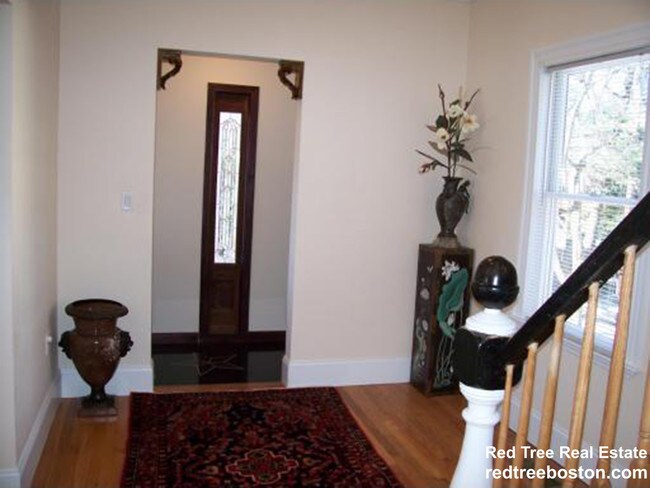 Building Photo - 1063 Beacon St