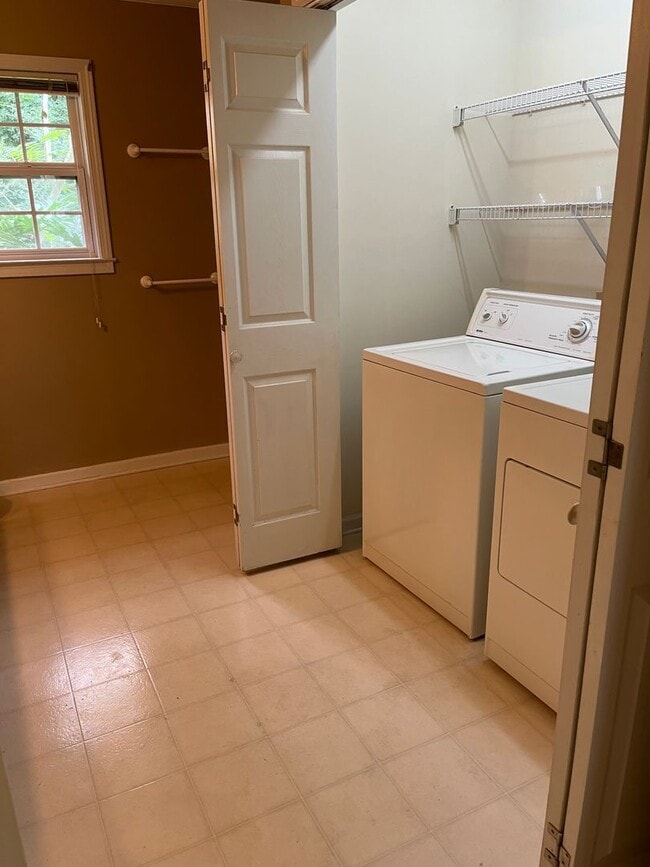 Foto del edificio - 2 Bedroom Brick Home Downtown Marianna