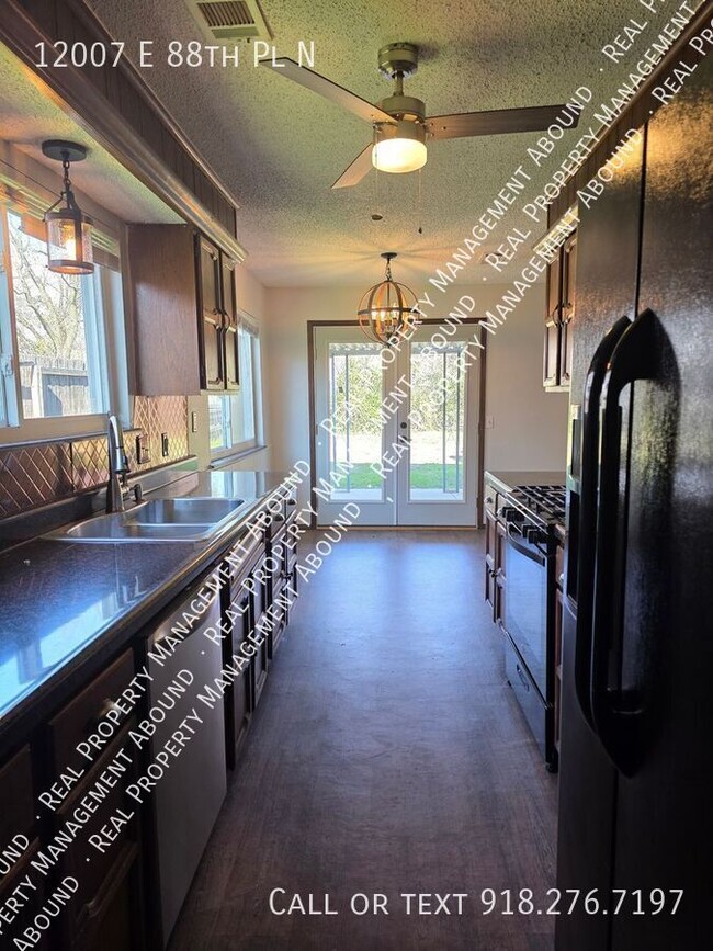 Foto del edificio - 12007 E 88th Pl N