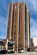 Building Photo - 1850 N Clark St