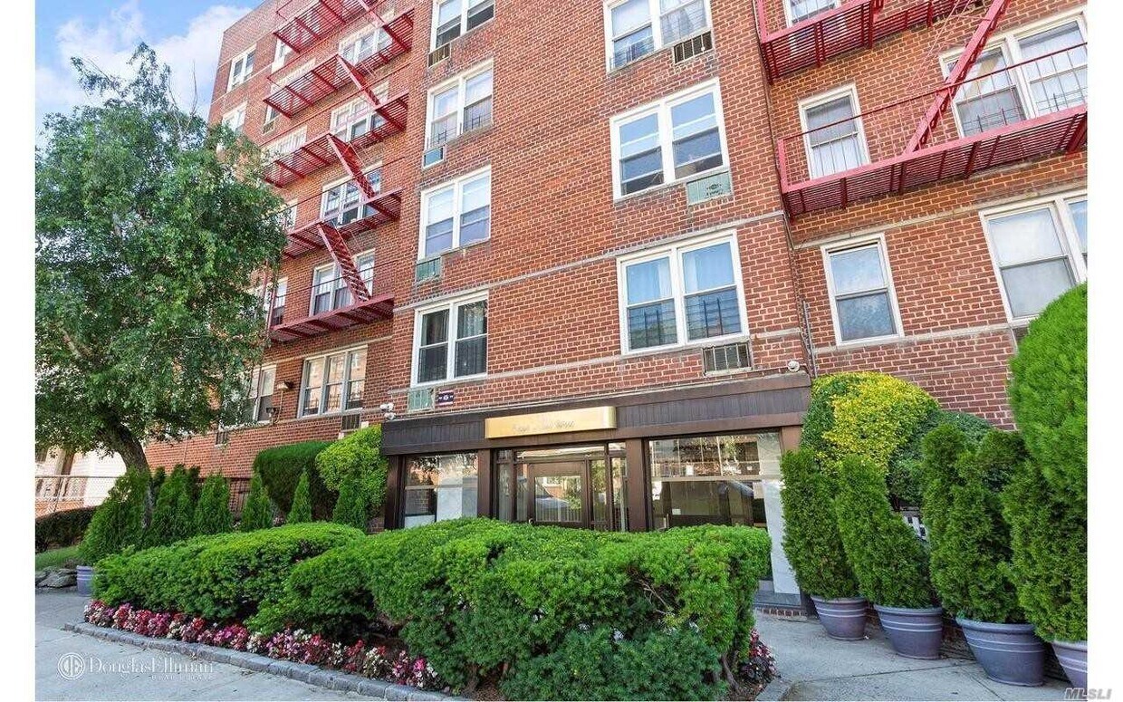 Foto principal - 720 E 31st St