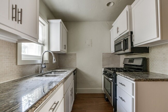 Building Photo - Charming Updated 1-Bedroom Home in Great L...