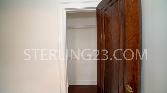 Foto del edificio - 2351 36th St