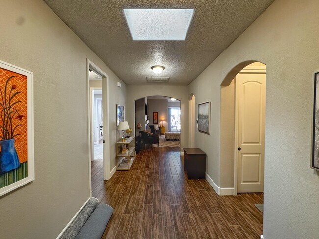 Foto del edificio - 6801 Prom Ave NE