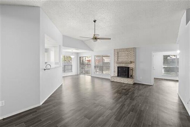 Foto del edificio - 2753 White Oak Dr