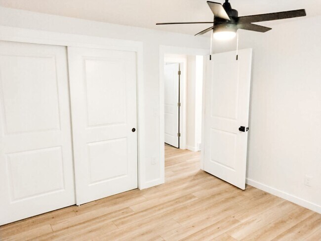 Building Photo - Gorgeous Sloan's Lake 2 bedroom
